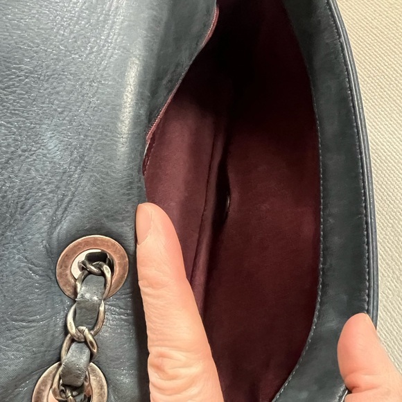 Chanel Black and blue Quilted Shoulder Bag - Picture 9 of 16